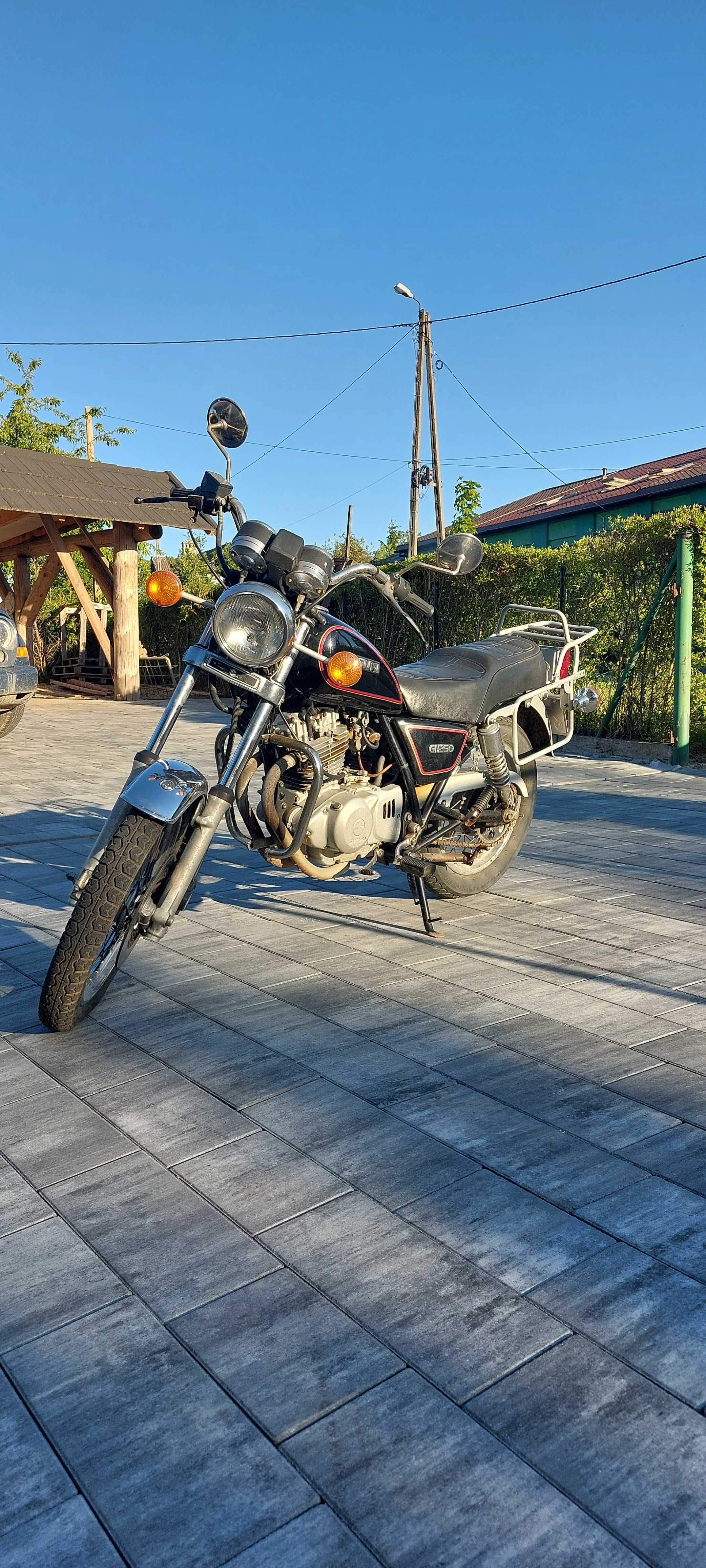 Motocykl Suzuki Gn 250