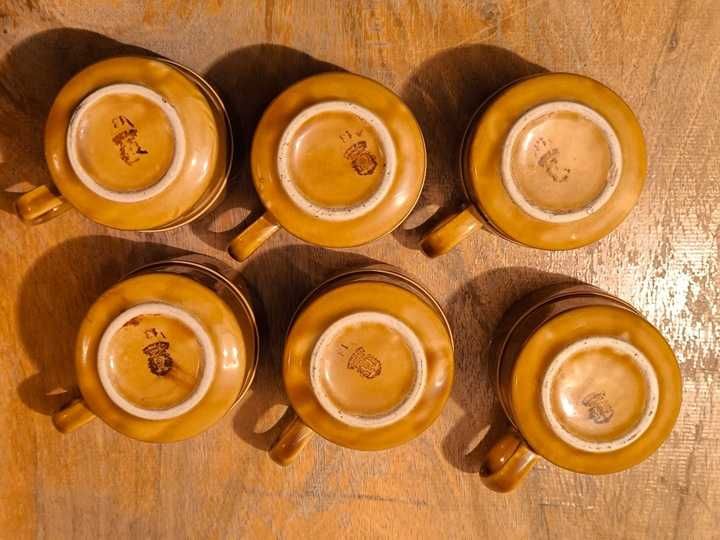 Brązowa filiżanka Porcelit Tułowice PRL