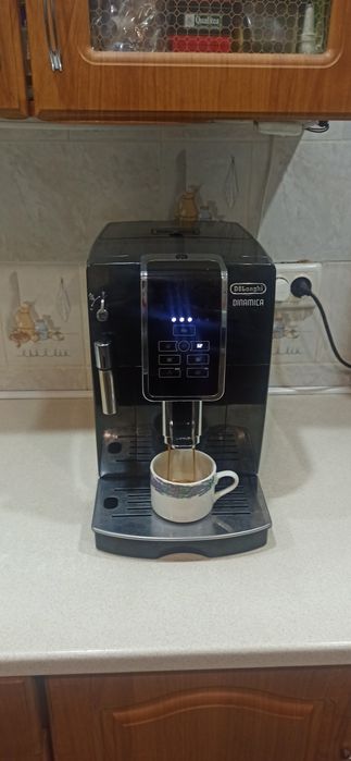 Кофемашина Delonghi Dinamica 2022 год