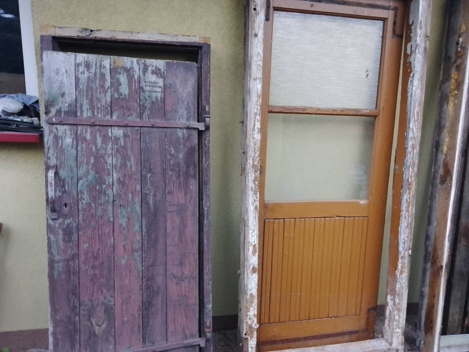 Stare drewniane drzwi gospodarcze dębowe