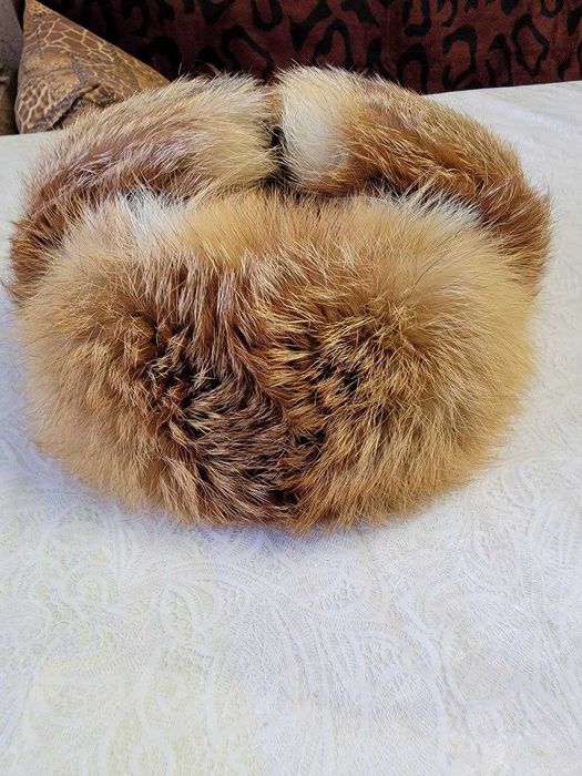 Шапка лисяча, жіноча, зимова.