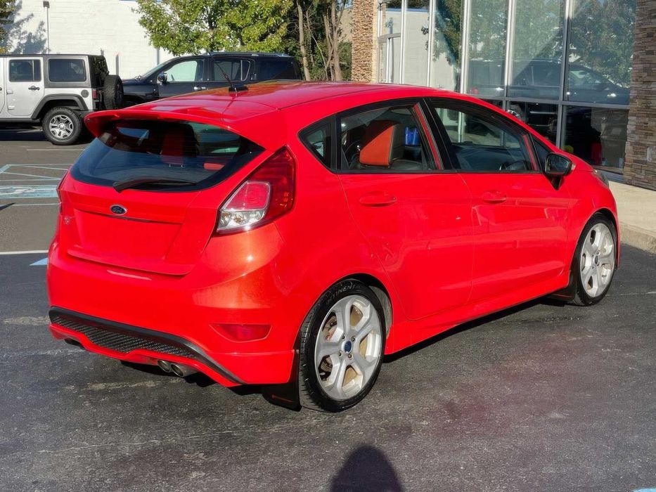 Ford Fiesta ST      2014