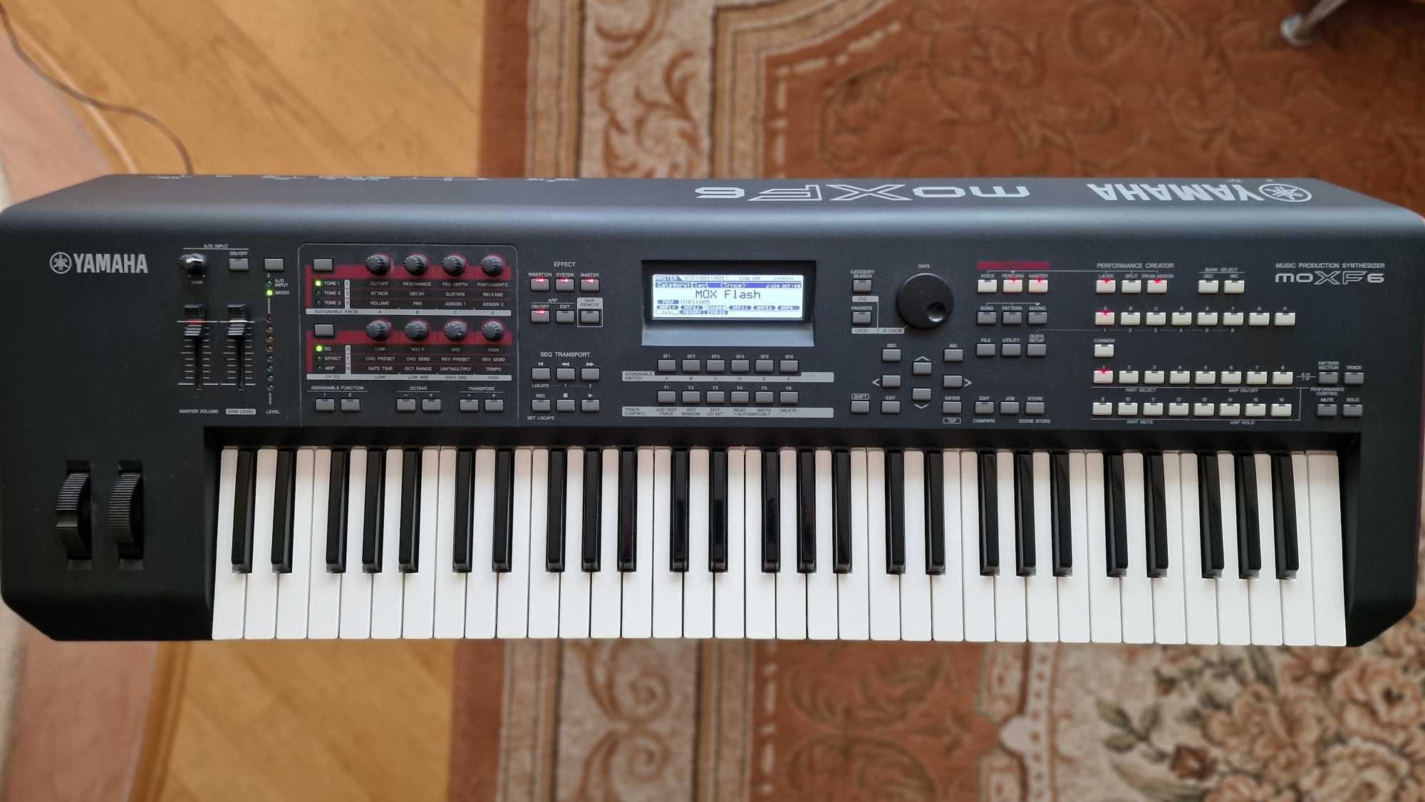 YAMAHA moxF6 Syntezator - stan idealny