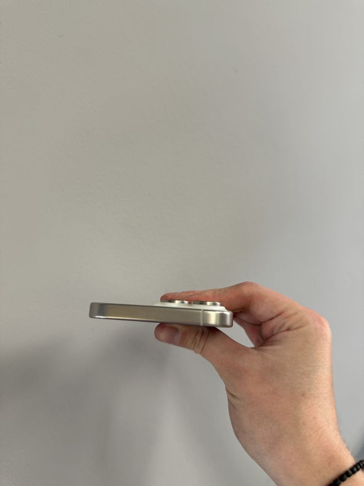 Б/у Iphone 15 Pro Max 512 White Titanium зовнішній стан 10/10
