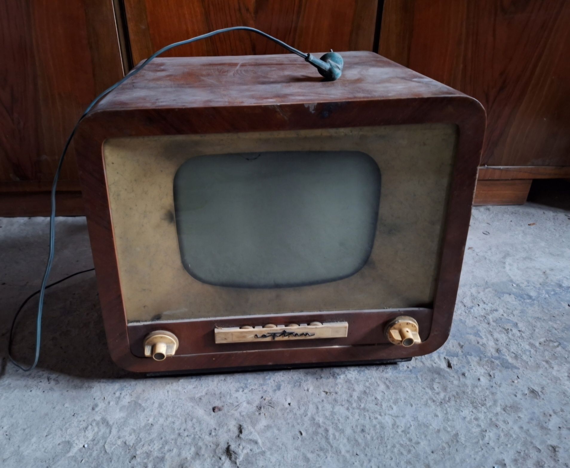 Zabytkowy Kompletny Telewizor Neptun OT 1401