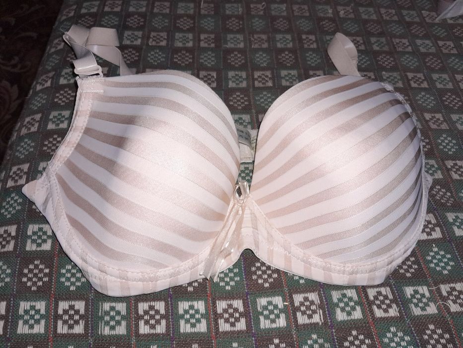 Бюстгалтери пуш ап
