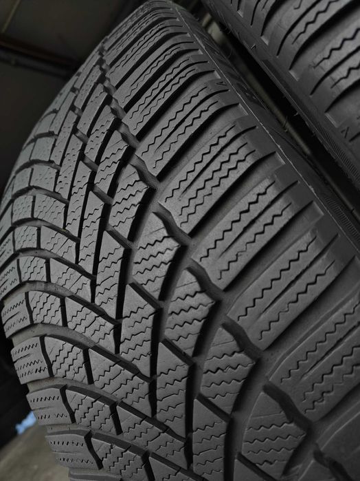 Bridgestone Blizzak 2шт R18 225 45 шини зимові