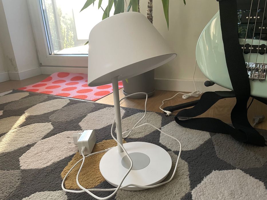 Yeelight Staria Pro | Inteligentna lampka z ładowarką bezprzewodową