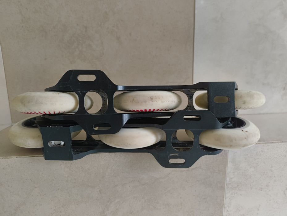 Szyny Powerslide Nexus 225 Trinity 3x90 mm koła Spinner