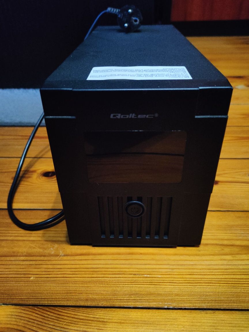 Qoltec Monolith (1000VA/600W, 2xFR, USB, AVR, LCD)