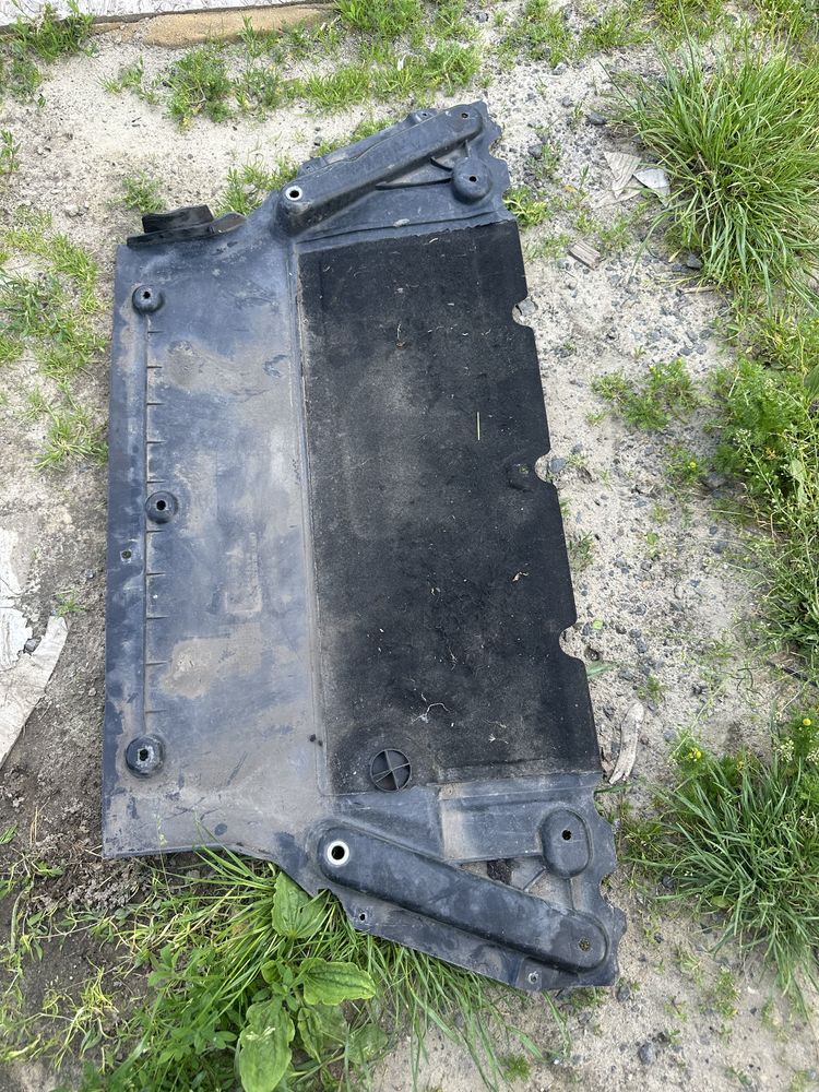 Захист двигуна audi a4 b9,a5 b9,8w0863821D