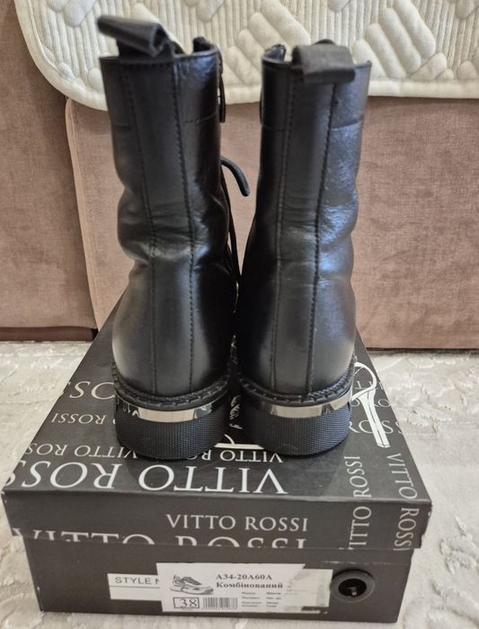 Женские зимний кожаные ботинки сапоги Vitto Rossi (размер 37)