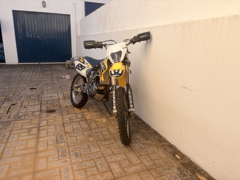 Suzuki RMZ 250 Matriculada