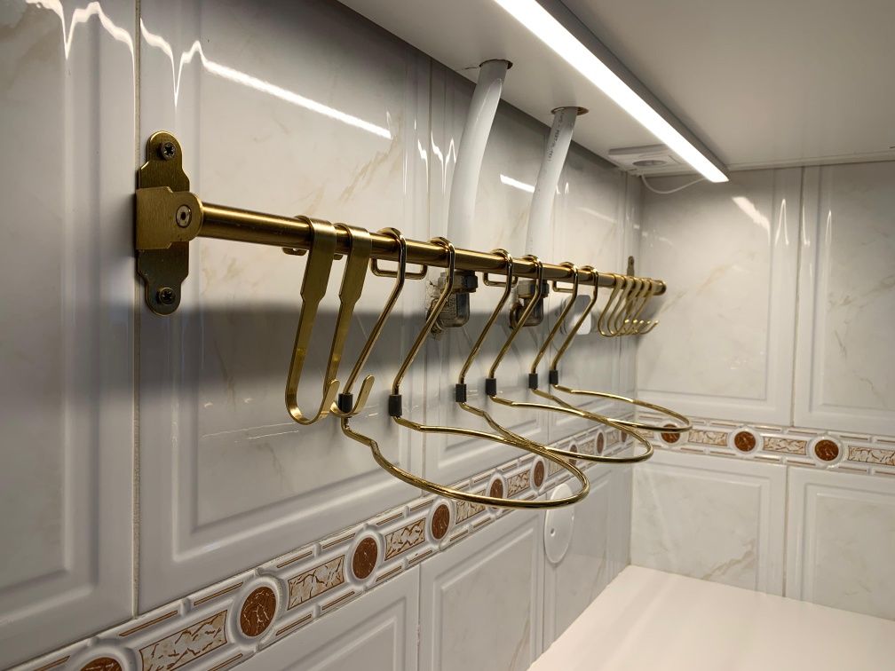 Conjunto calha de parede e acessórios IKEA, bronze*