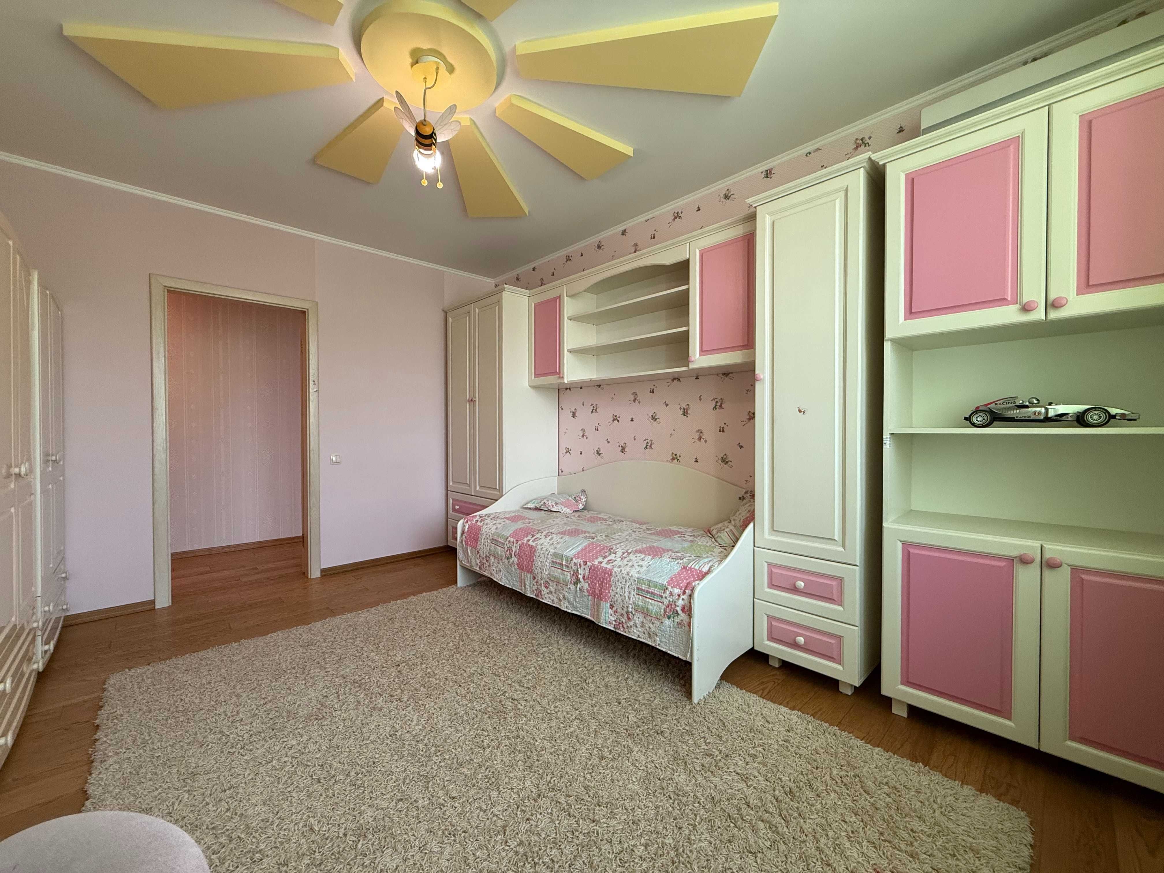 4-кімн. 133кв.м, вул. Срібнокільська  22, метро Осокорки, Рівер Молл.