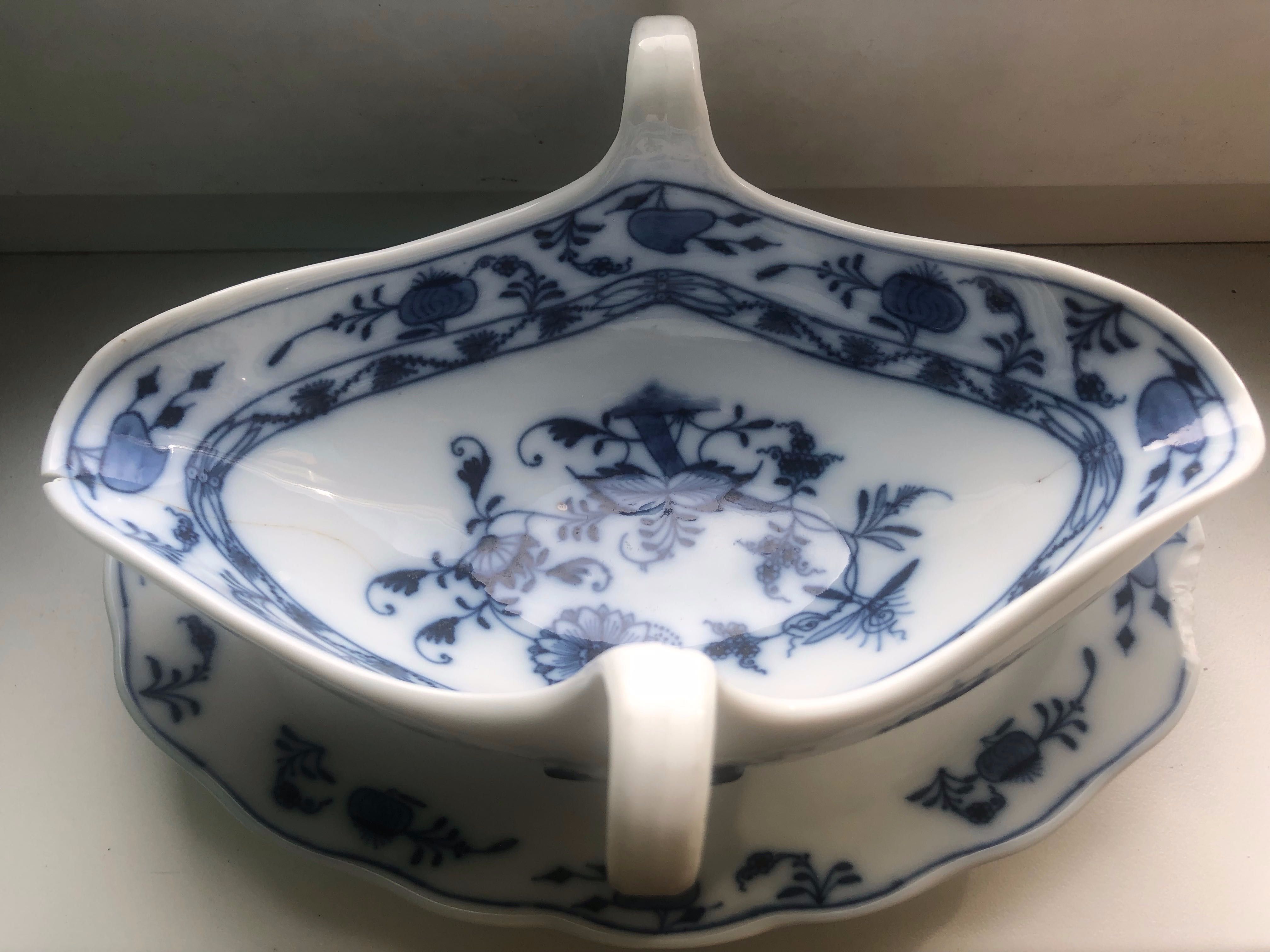 Sosjerka z podstawą porcelana Miśnia Meissen wzór cebulowy.