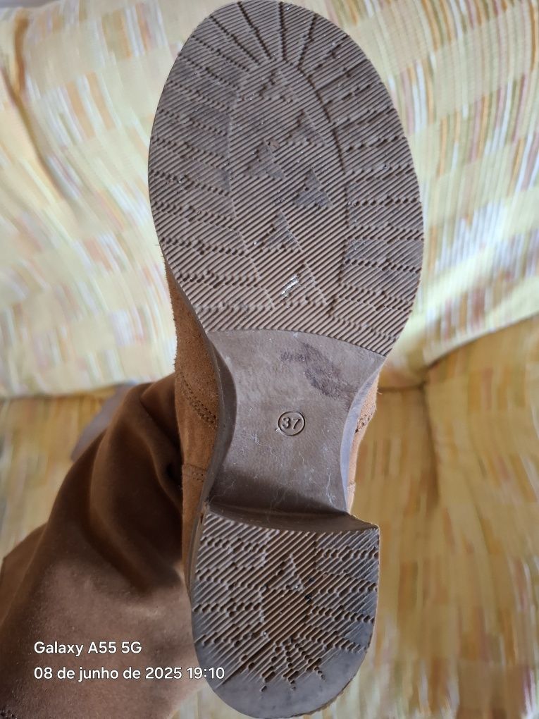 Botas de senhora em camurça -37