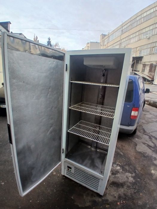 Холодильник промисловий 2 м.