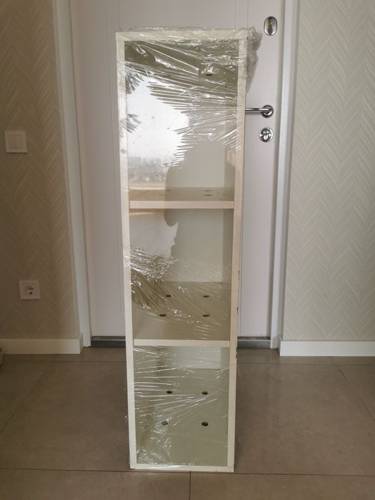 Шафа відкрита на 3 полки