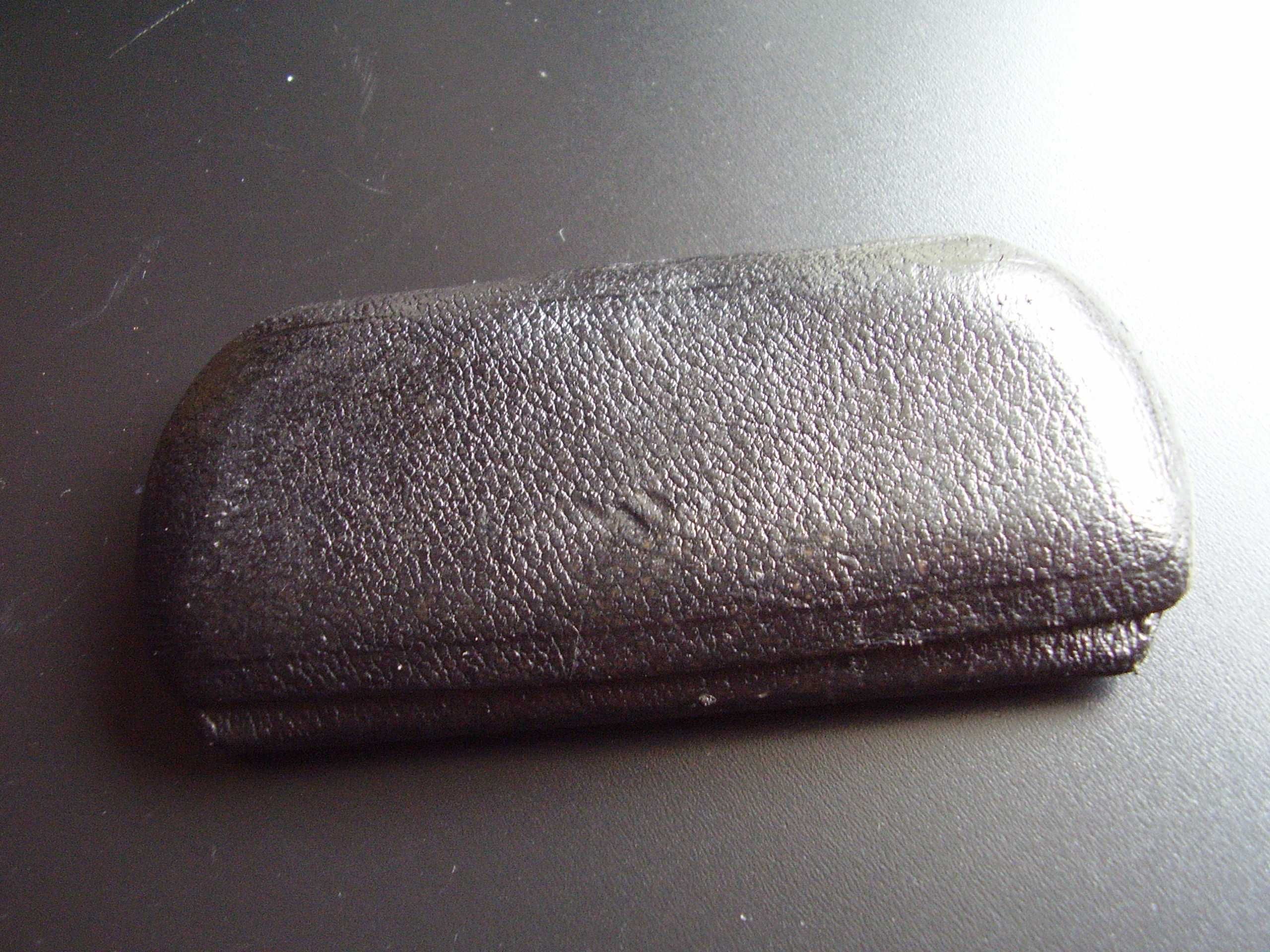 Przedwojenne binokle w złotych noskach.Oryginalne etui.
