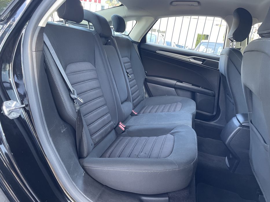 Ford Fusion SE 2017 року випуску