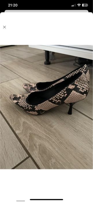 Туфлі стильні зміїний принт