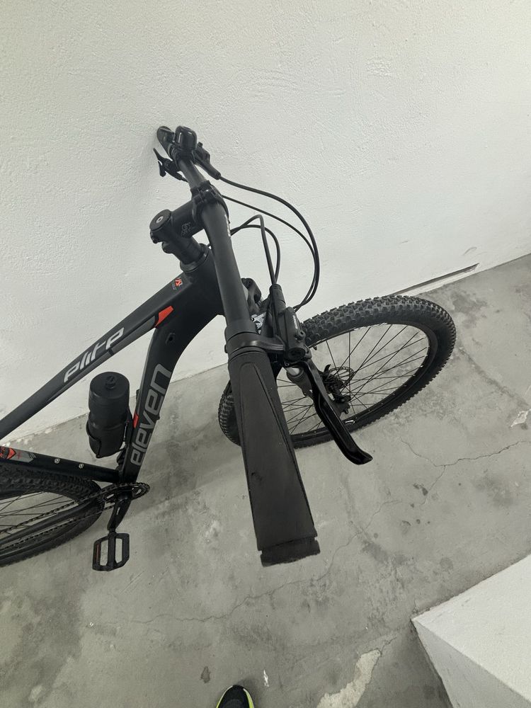 Bicicleta Eleven Peak 29”