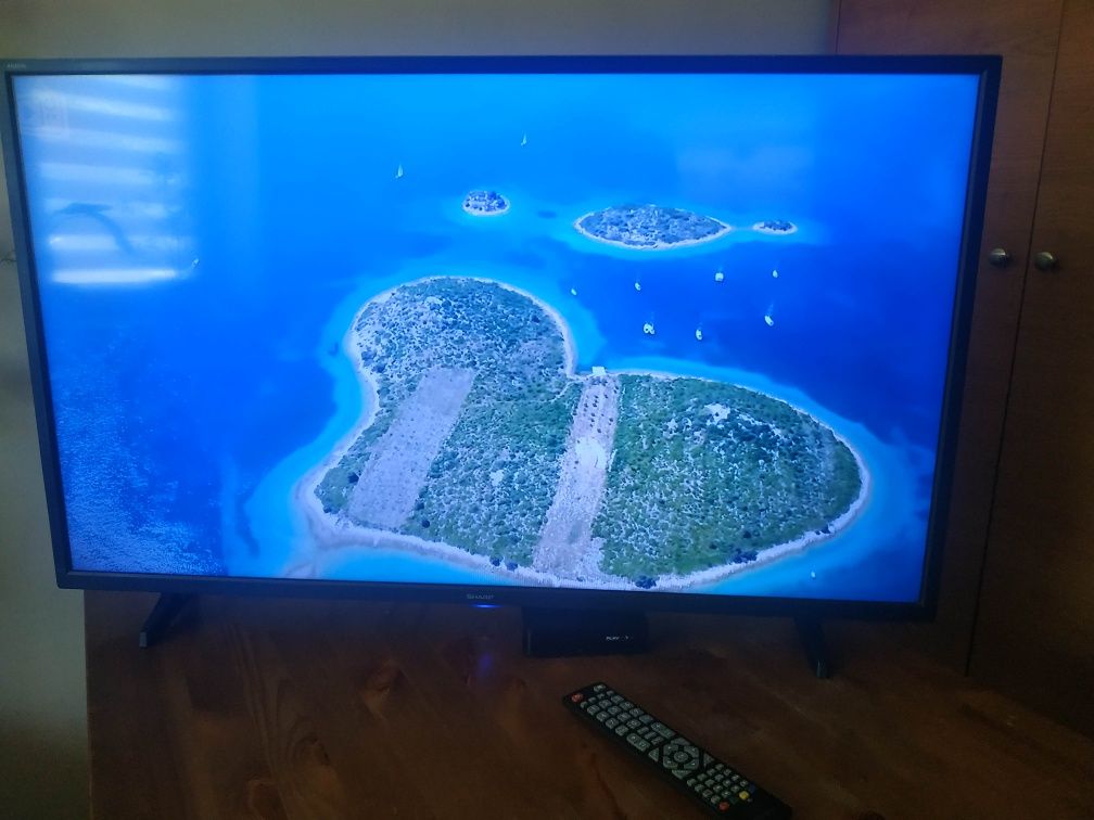 TV 40" Sharp + Smart TV dekoder WIFI YouTube Netflix  Dvbt2 Hevc