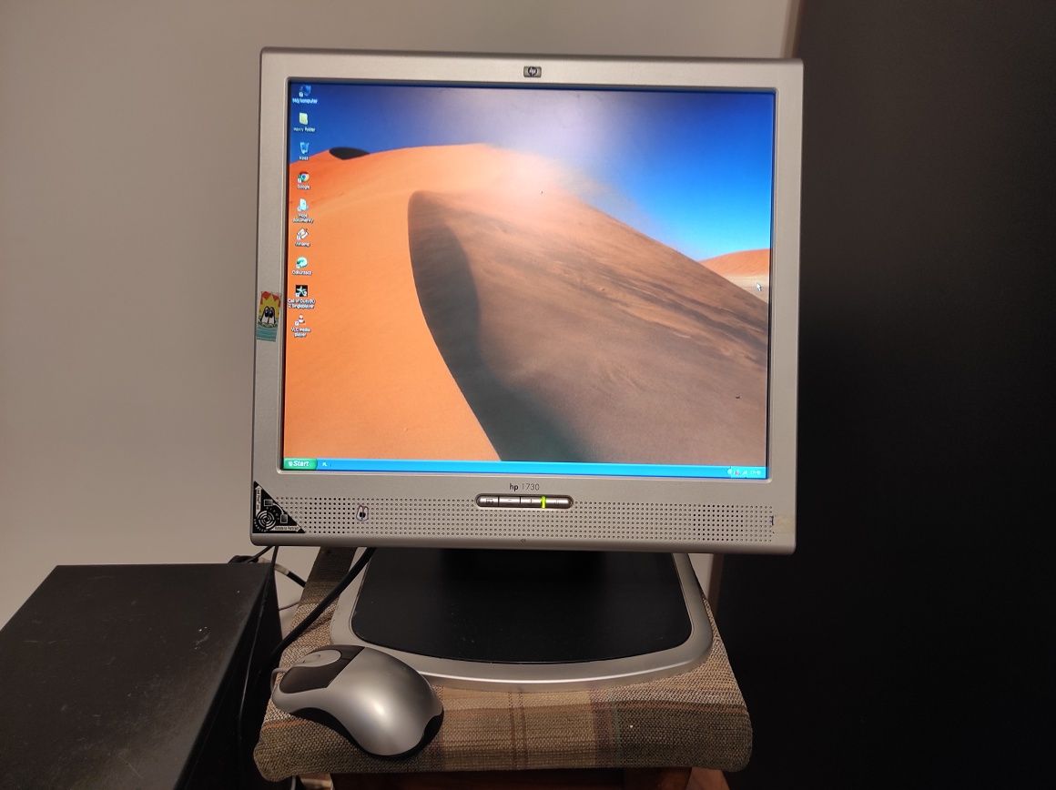 Zestaw komputerowy AMD + monitor 17 cali, klawiatura, mysz
