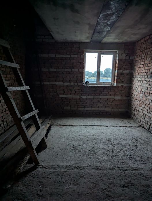 ПРОДАМ великий недобудований БУДИНОК. Вул. Якимченка. Район: Бабичівка