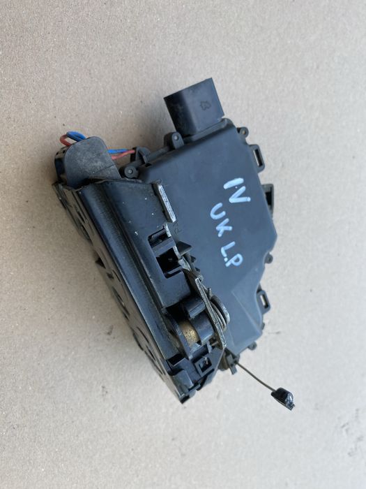VW golf 4 Leon 1 zamek lewy przod Uk 8 pinow