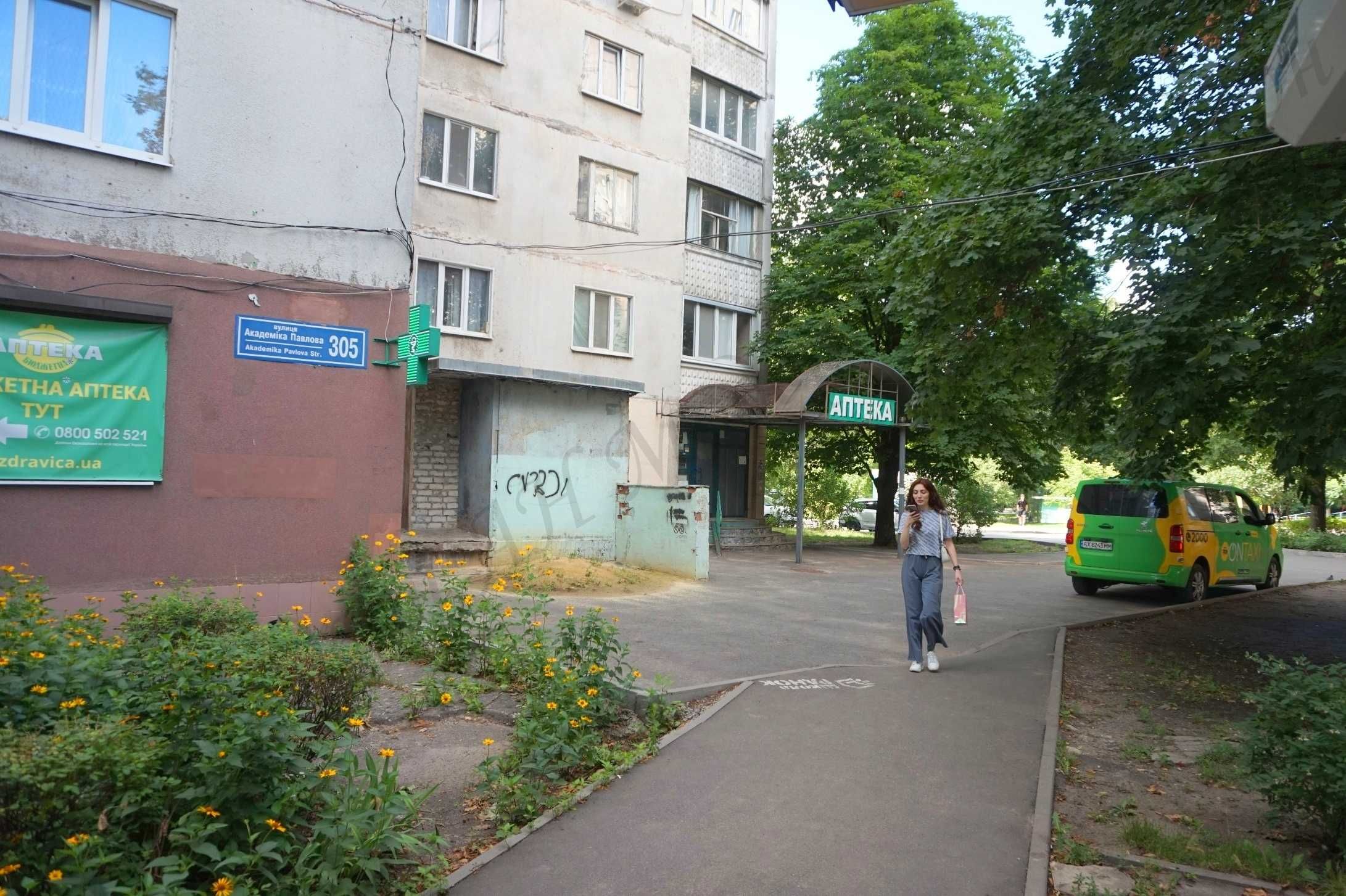 Оренда маленького павільйону біля м.Студентської