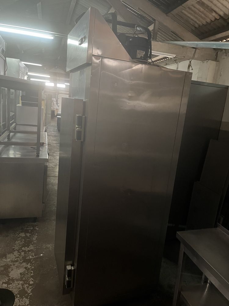 Arca vertical de refrigeração em inox