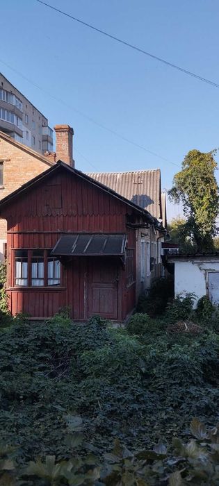 частина будинку з окремим входом