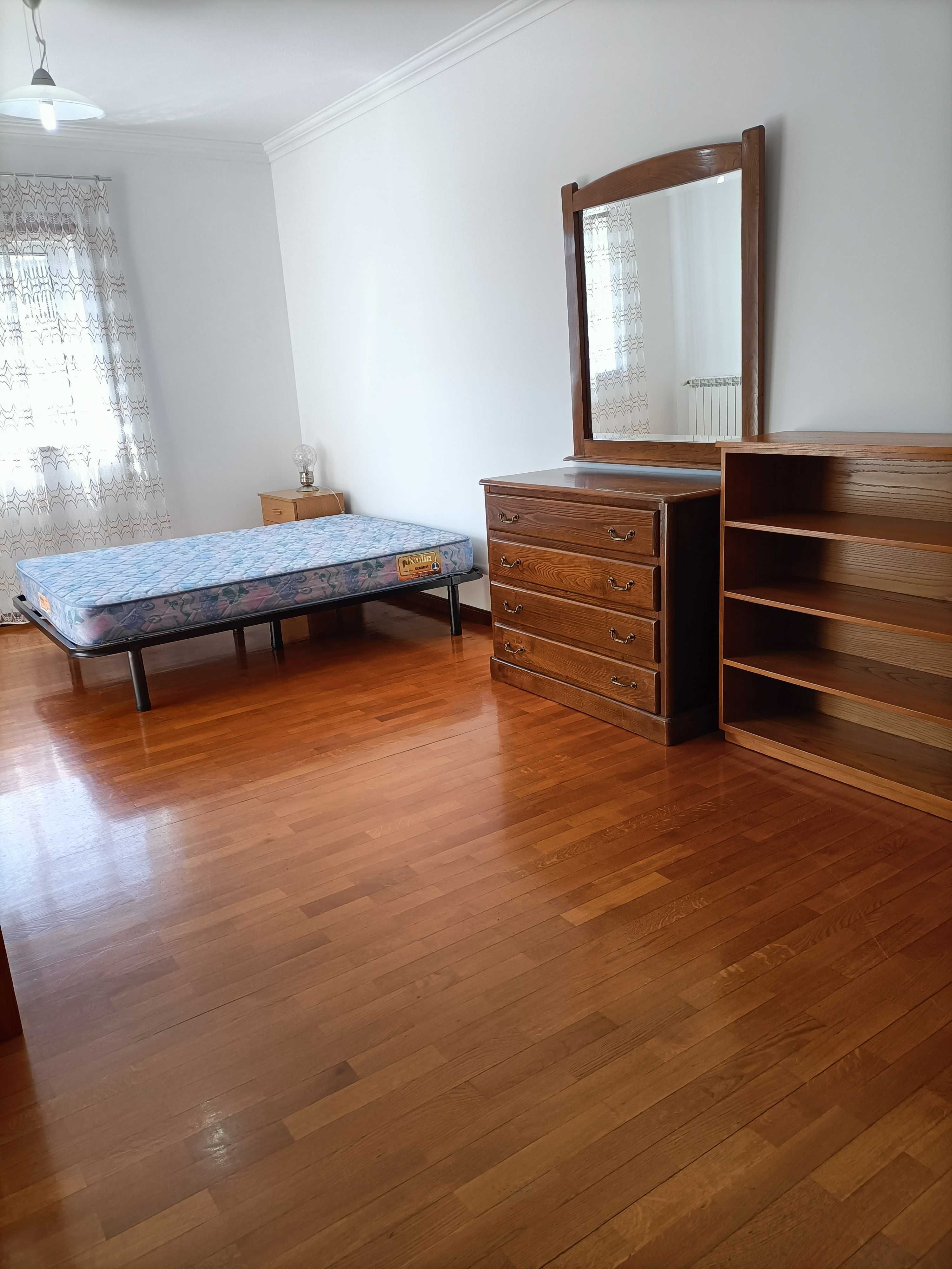Quarto grande junto ao Coimbra shopping