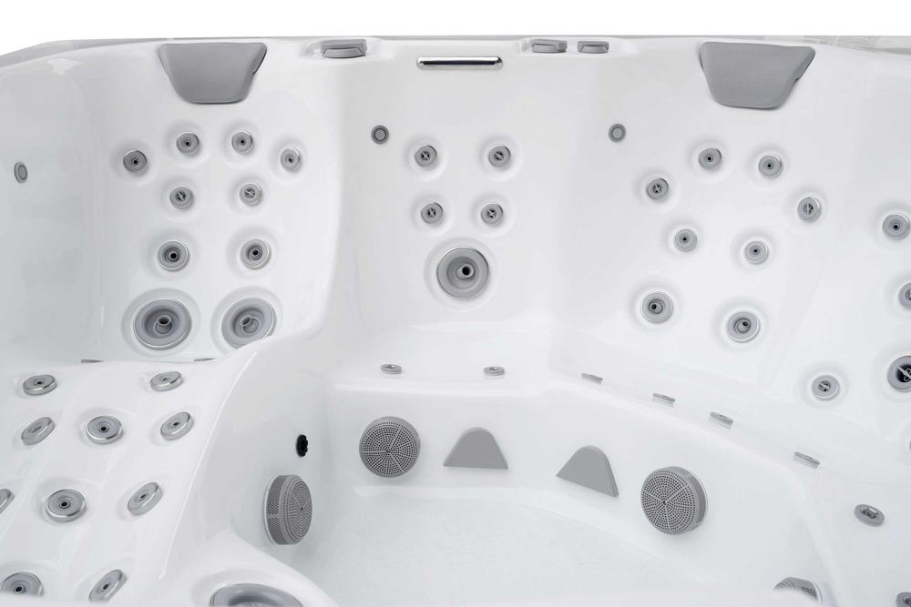 Jacuzzi FROST KÖLD ECO już w Polsce– pompa ciepła + 86 dysz