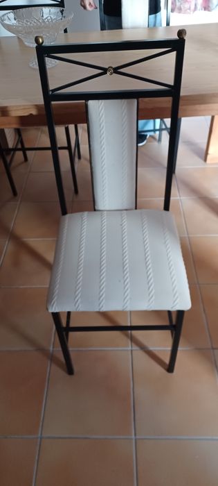 Cadeiras em ferro para sala de jantar