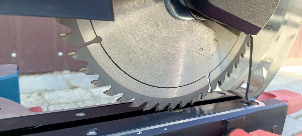 Ukośnica erbauer emis216s-18li pilarka kątowa