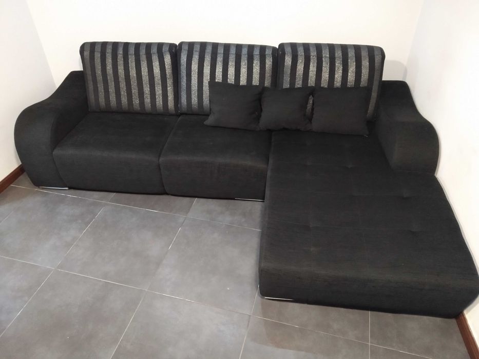 Novo Sofá chaise longue +2 puffs
