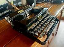 Antiga maquina de escrever Erika 5