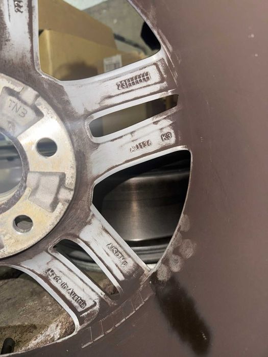 ORYGINALNA felga aluminiowa AUDI A4 (B9) 7Jx17 et 42