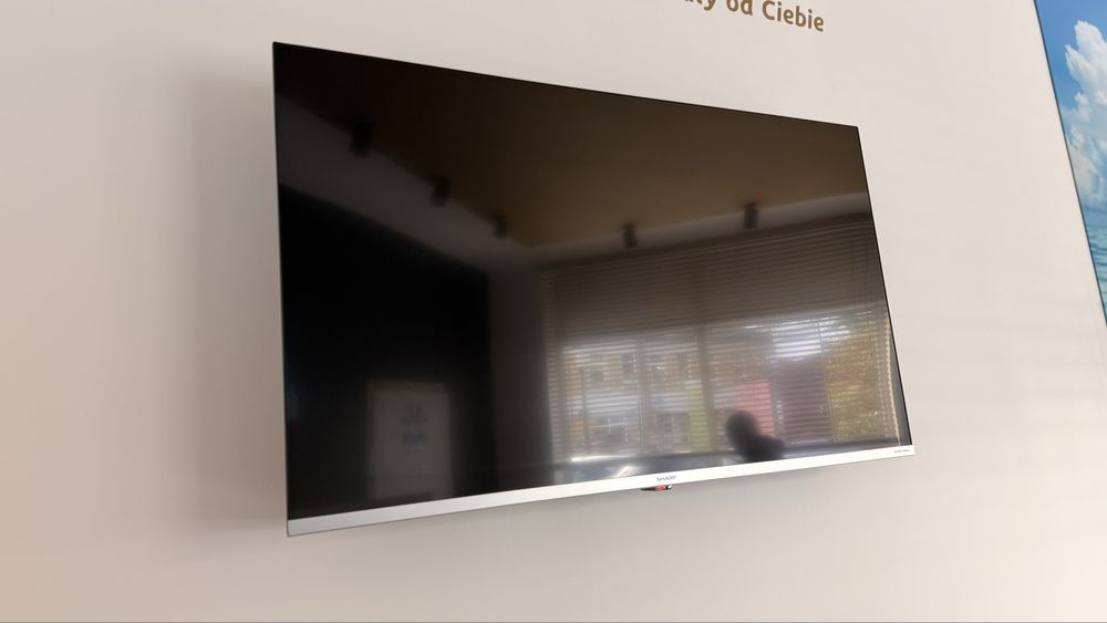 Telewizor Sharp 43 cale jak nowy