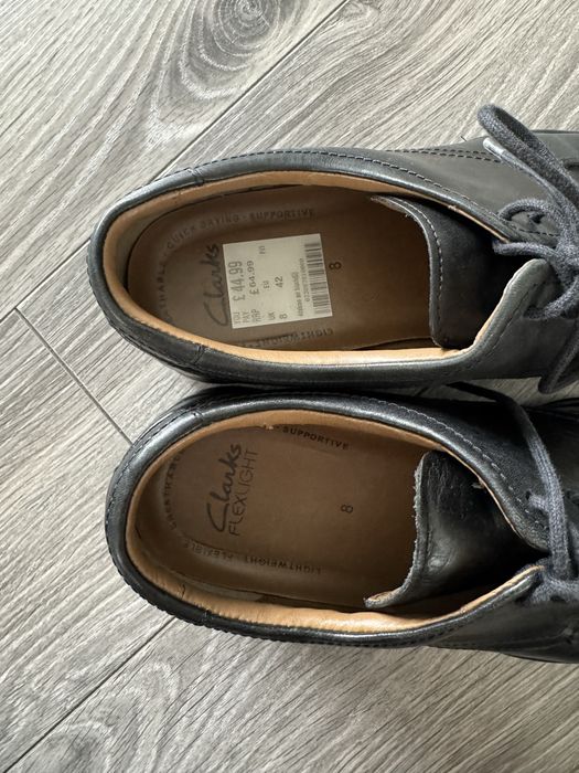 Półbuty ze skóry Clarks 42