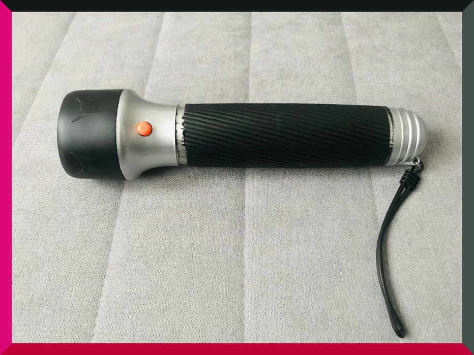 Latarka na baterie. PRL