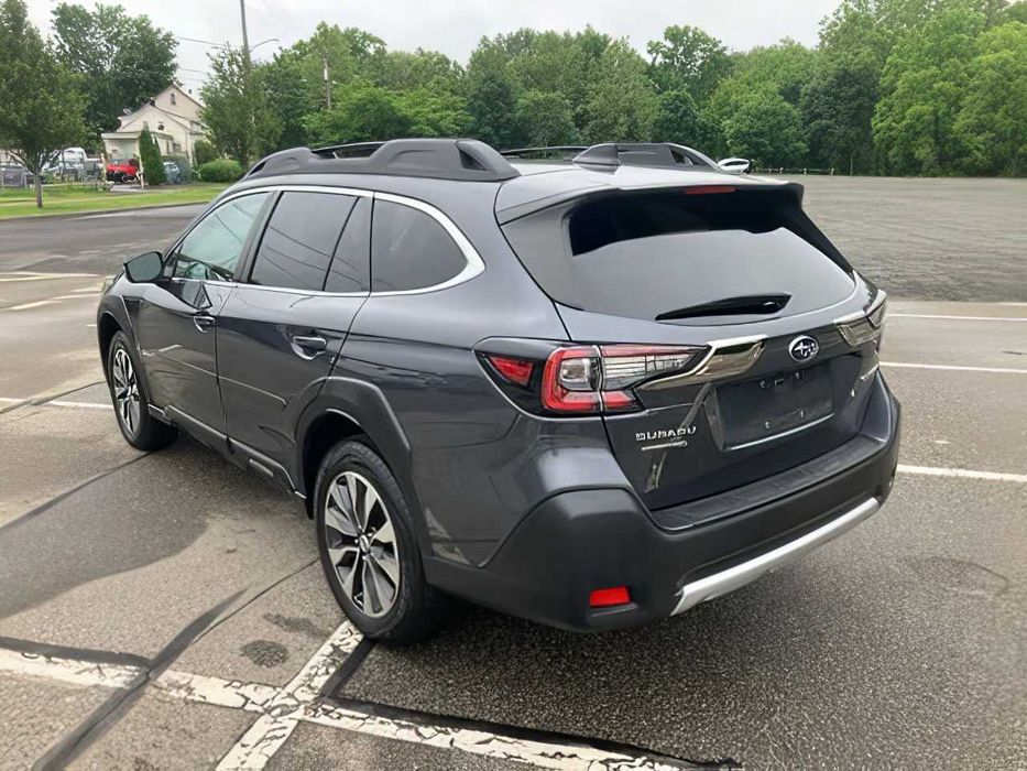 Subaru Outback      2023