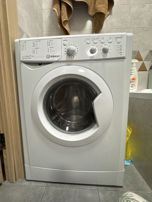 Пральна машина indesit