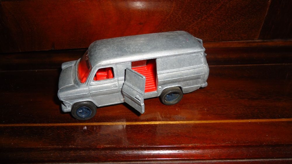 Carro de colecção Antigo Ford Transit Escala 1/4