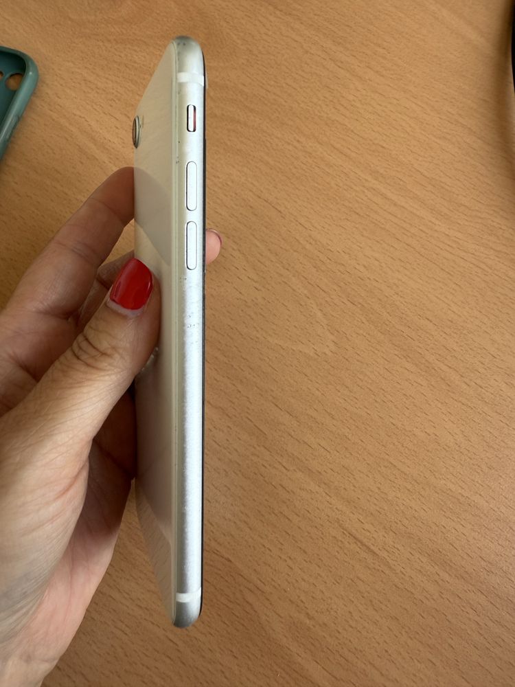 IPhone SE 12, 2020 excelente estado