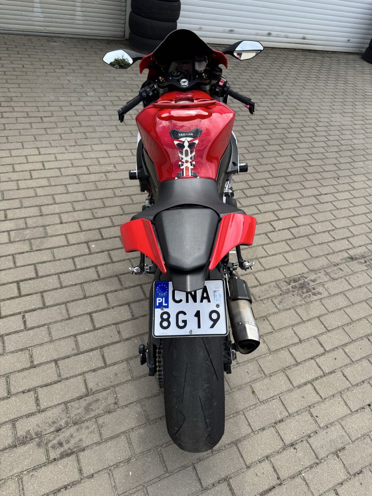 Yamaha R1 rn32 15r