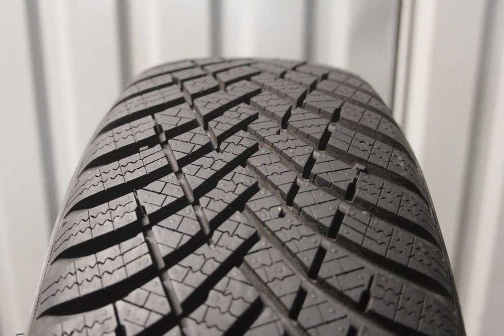 185/60/15 Hankook Winter i*cept RS3 185/60 R15 88T 8mm 2022